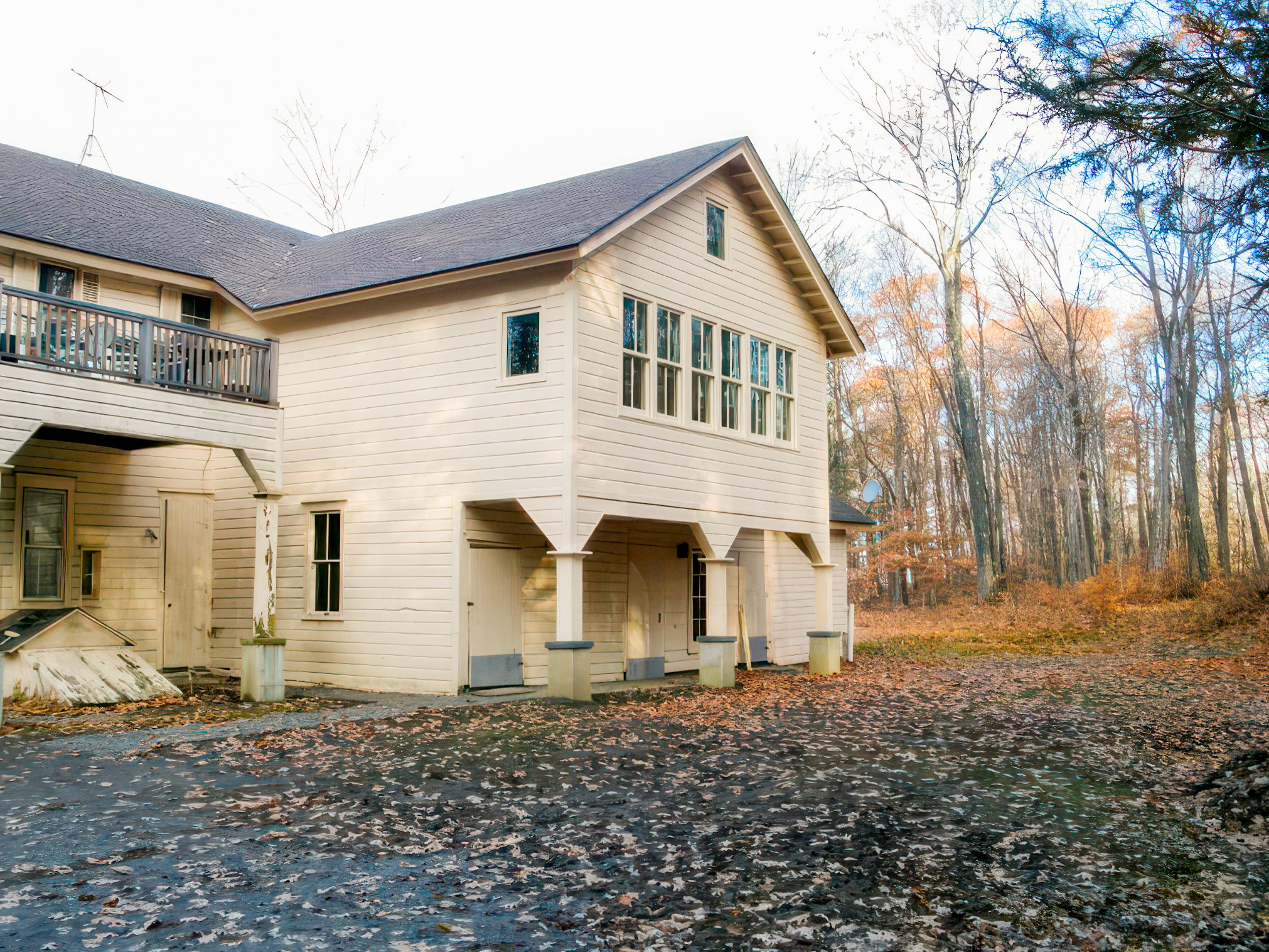 R. B. Barn Studio Addition image 13