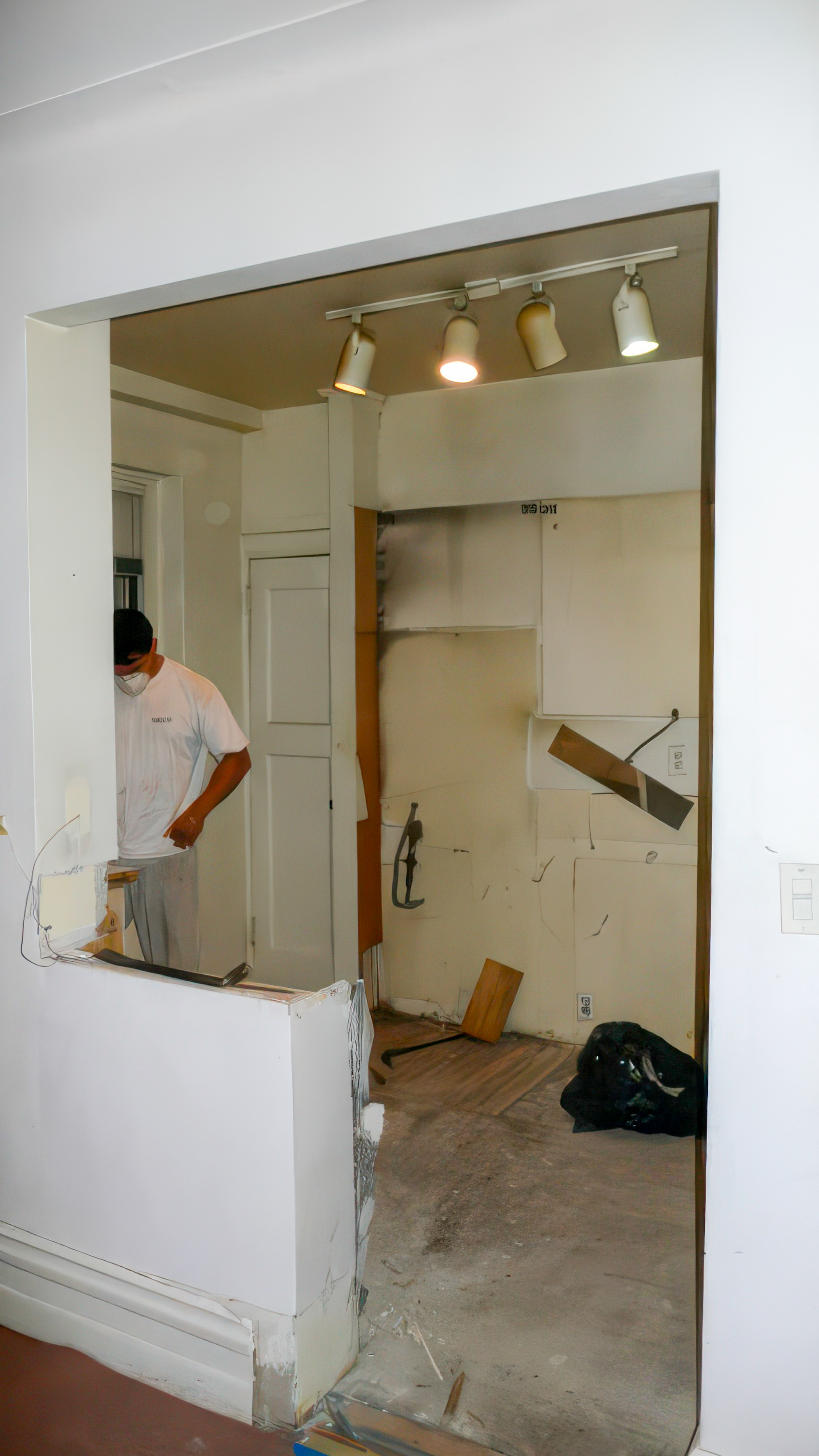 S. SC. Kitchen image 6