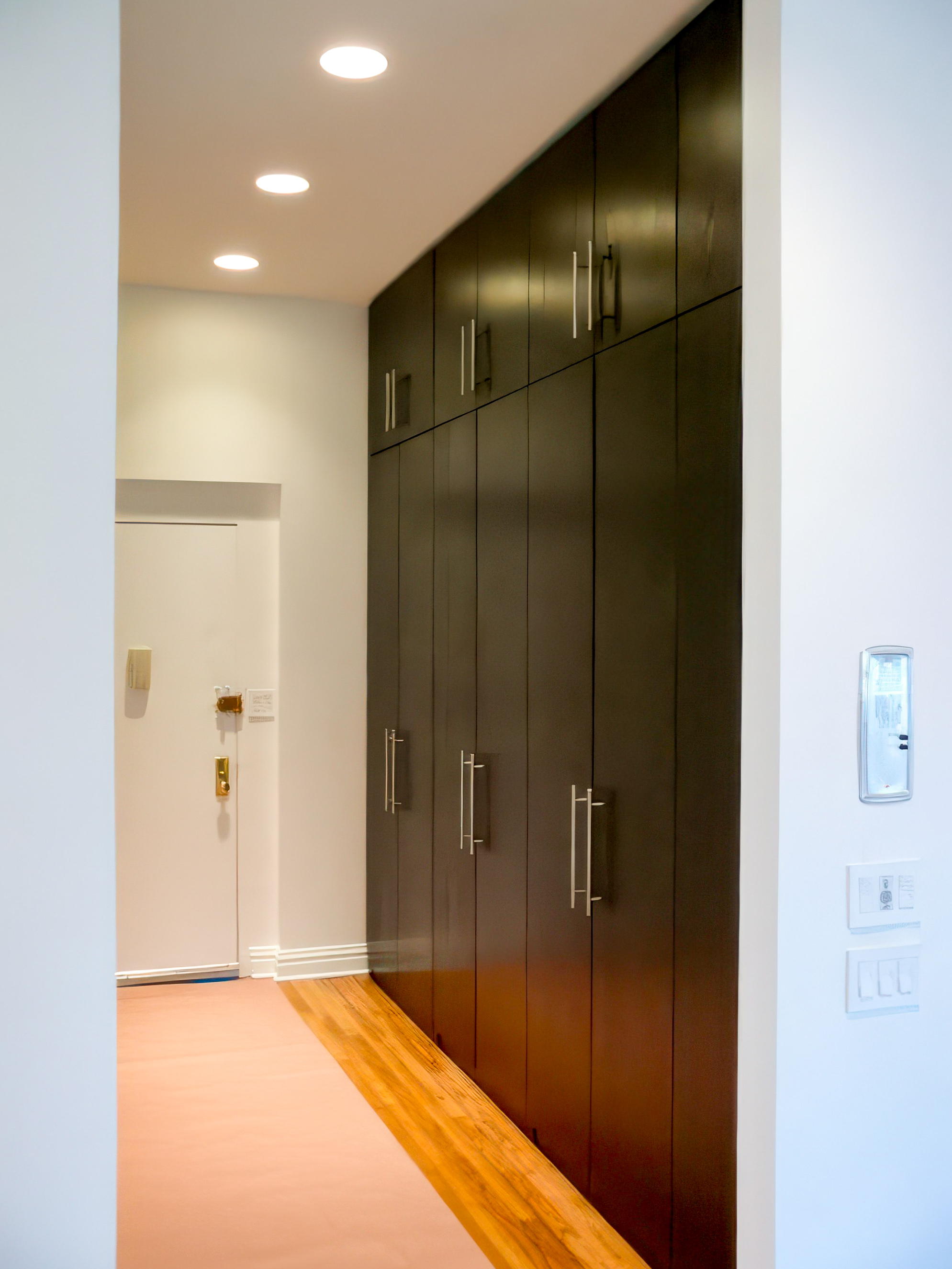 Y. H. Apartment Renovation image 13