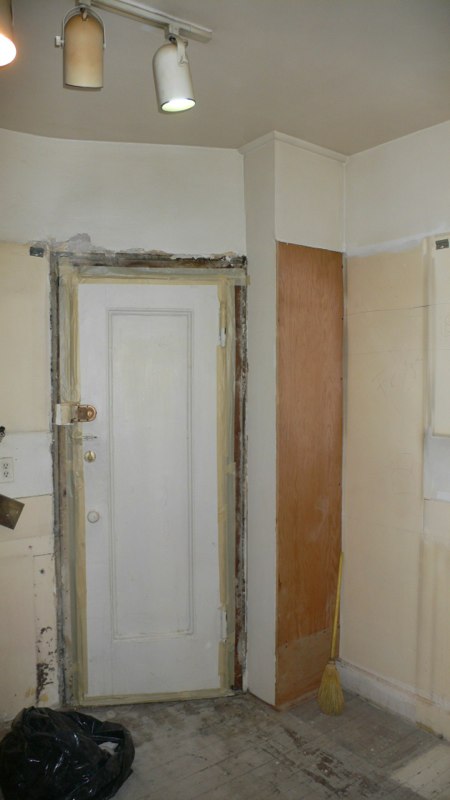 S. SC. Kitchen image 5