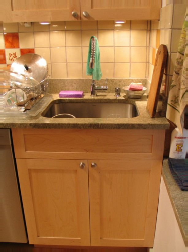 S. SC. Kitchen image 23