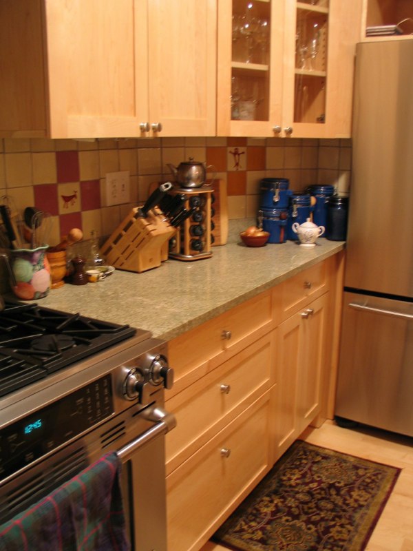 S. SC. Kitchen image 24